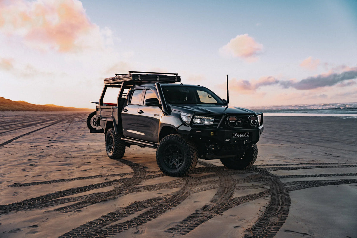 TOYOTA N80 HILUX